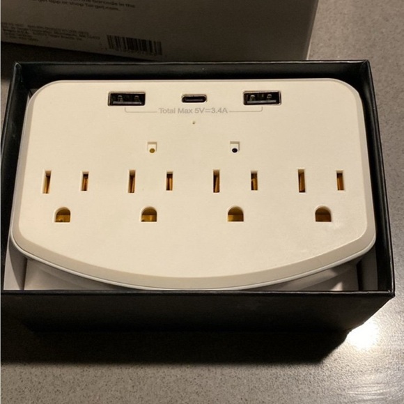 Hidden Camera WiFi Spy Wall Charger Nanny Cam with USB Fast Charger Outlet HD 10 - Picture 8 of 9